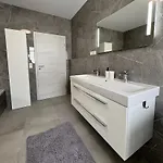 Ii Apartamento *