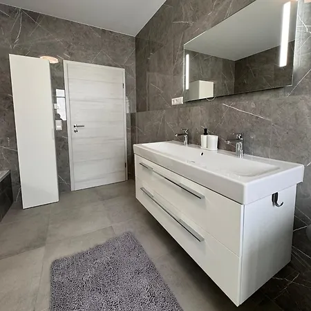 Ii Apartment *